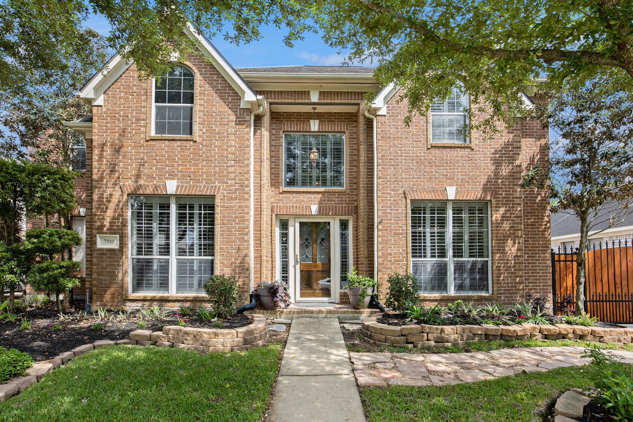 7910 High Knoll Lane Houston TX 77095