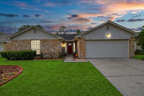 2914 S Peach Hollow Circle Pearland TX 77584