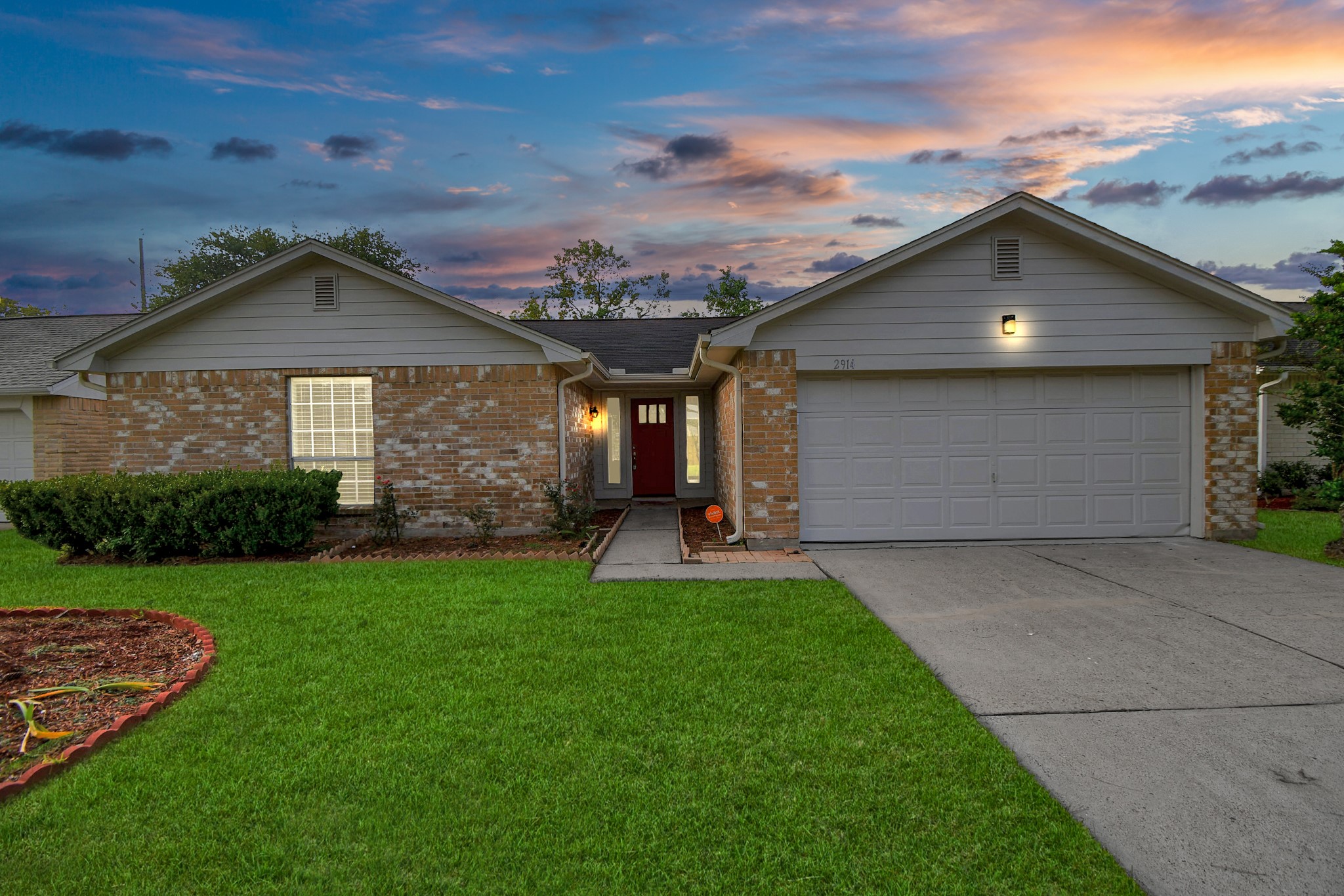 2914 S Peach Hollow Circle Pearland TX 77584