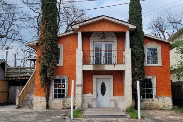 1111 E 27th Street Houston TX 77009