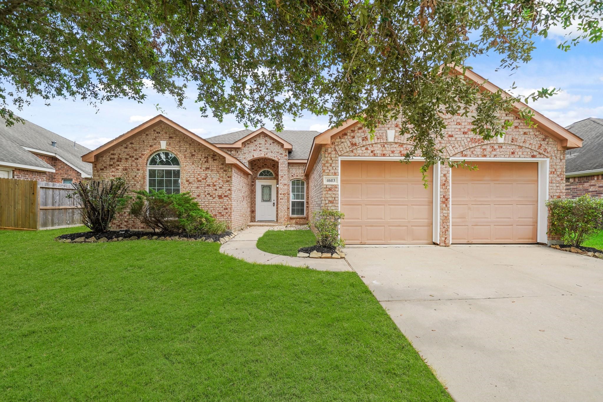 4603 Cedar Hill Drive Pearland TX 77584