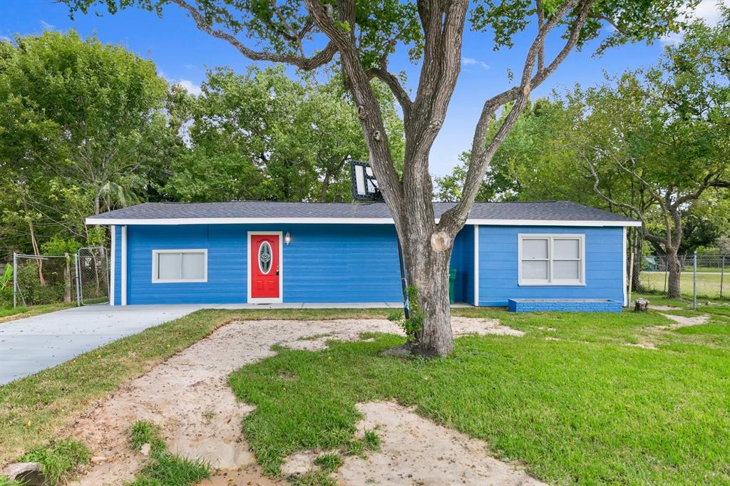619 Avenue B La Marque TX 77568