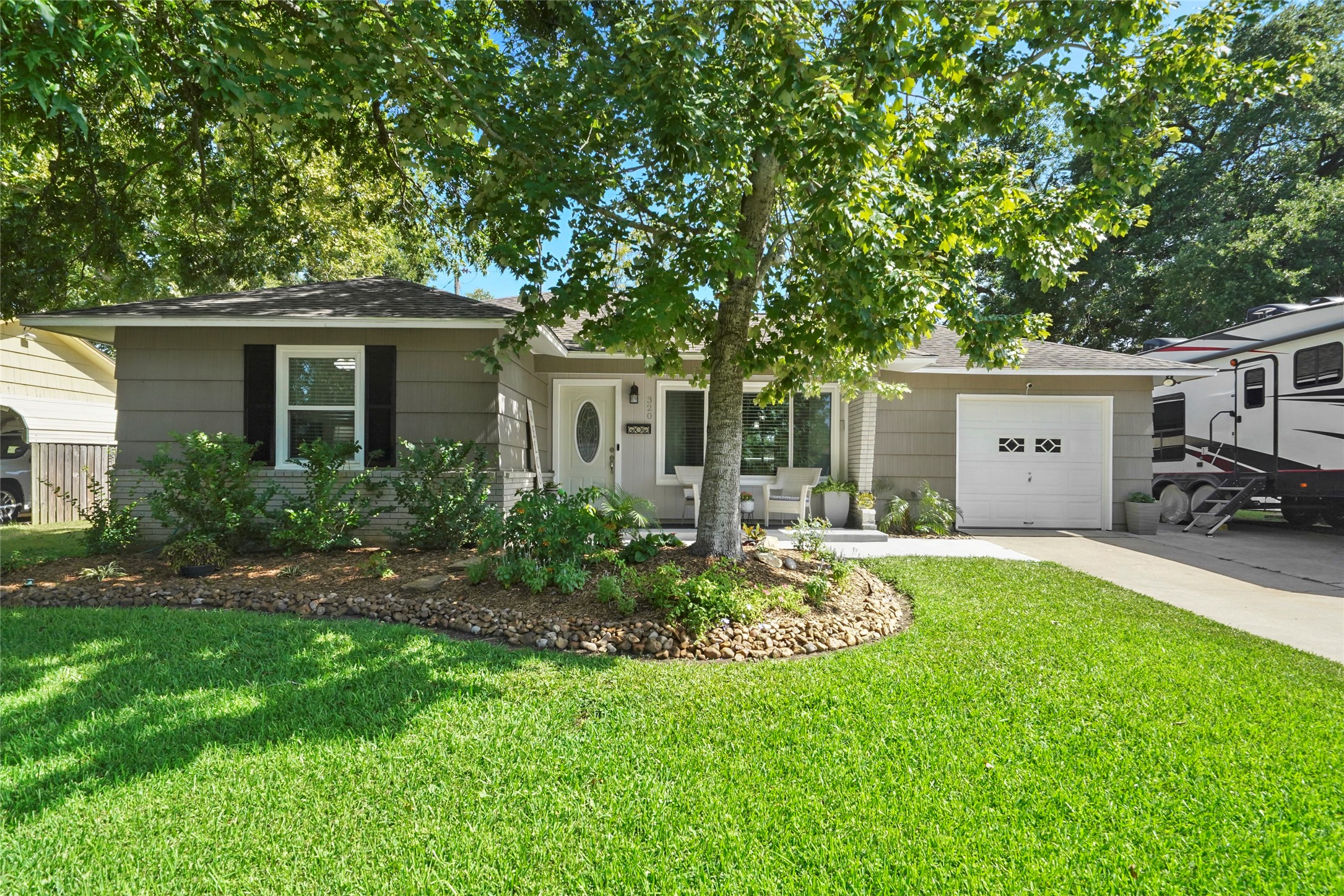 320 Carnation Street Lake Jackson TX 77566