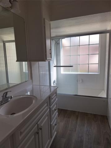 4030 Knoll Glen Drive Houston TX 77082