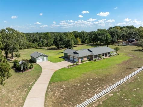 2833 Centerhill Circle Bellville TX 77418