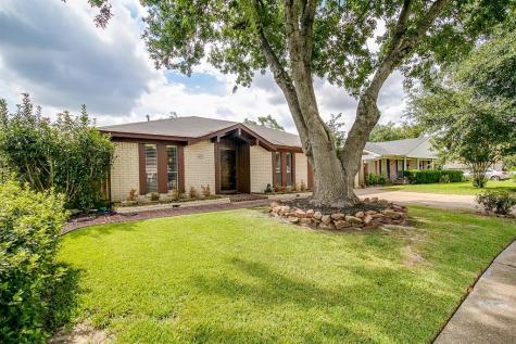 403 Skywood Drive Houston TX 77090