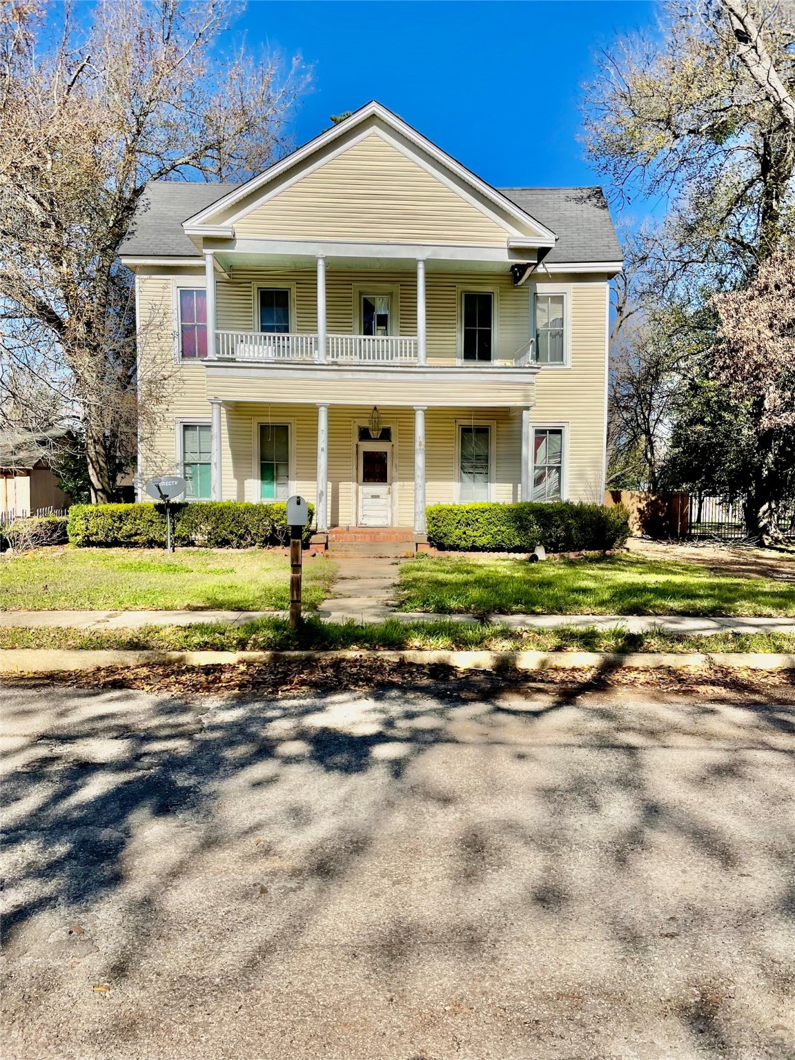 710 Lamar Avenue Crockett TX 75835