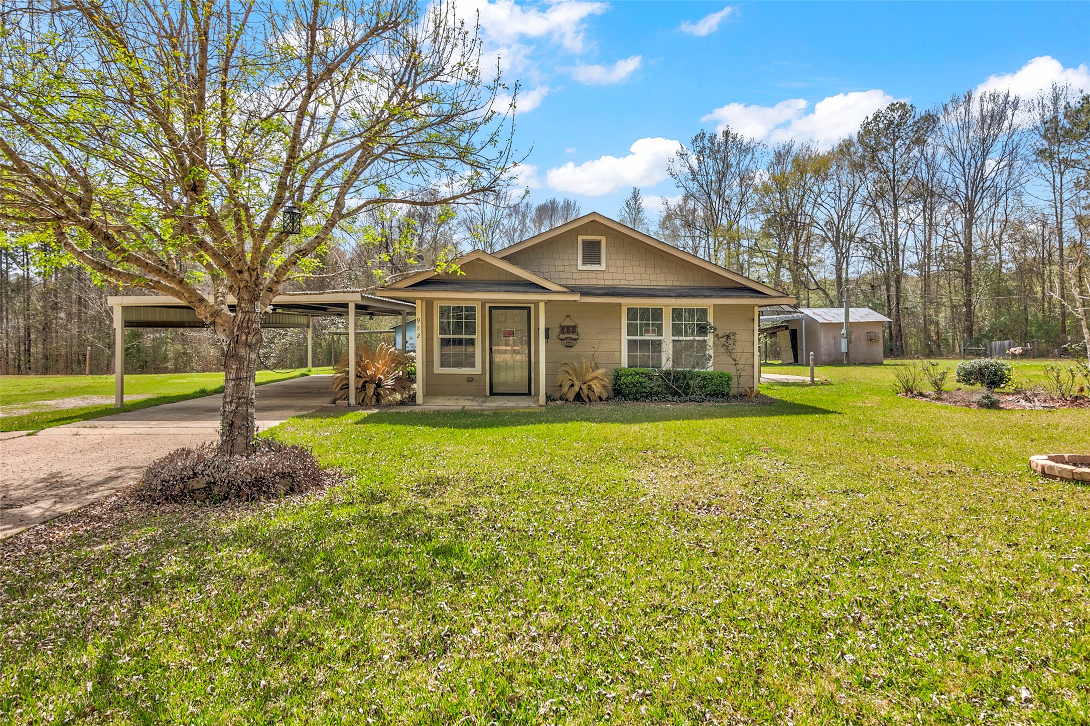 982 County Road 434 Jasper TX 75951