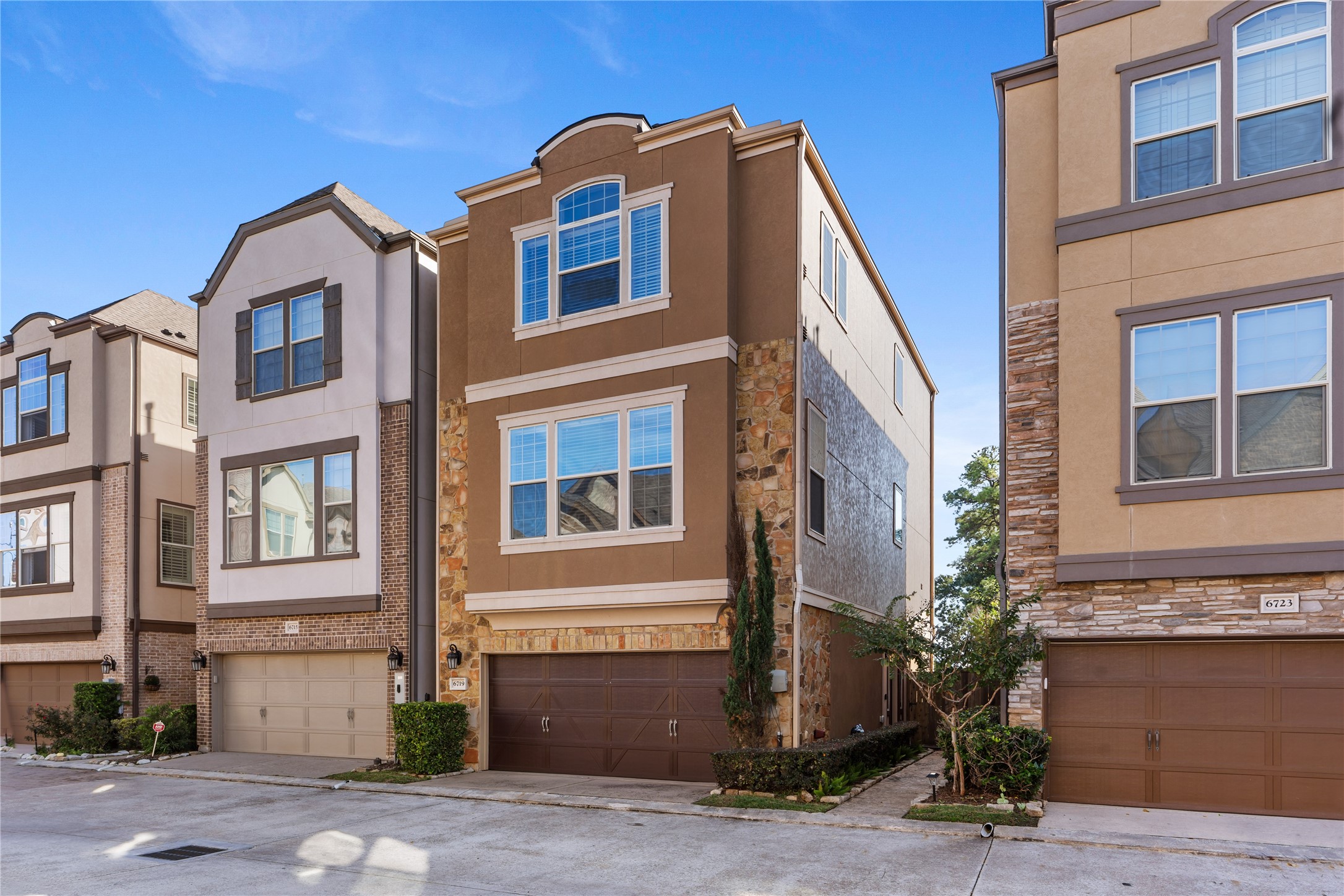 6719 Highclere Manor Lane Houston TX 77055