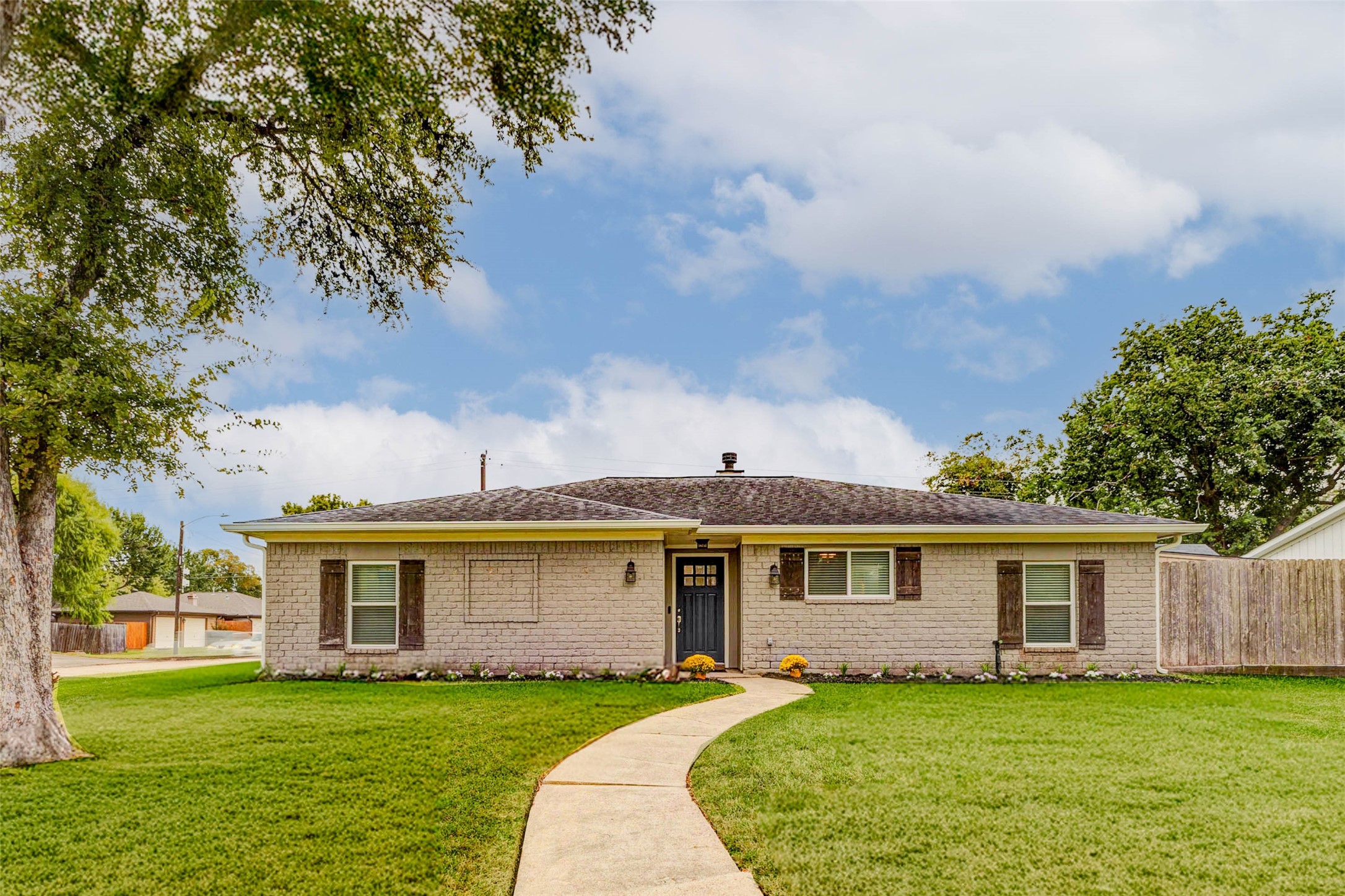13703 Lynnwood Lane Sugar Land TX 77498