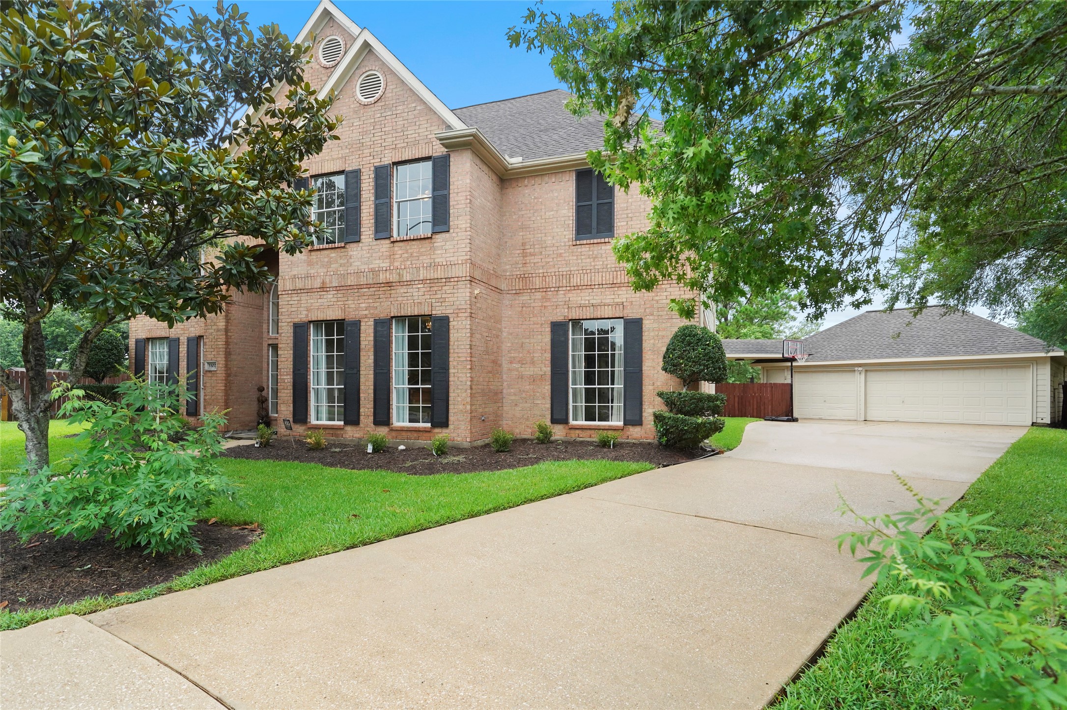 3302 Irish Shores Lane Pearland TX 77584