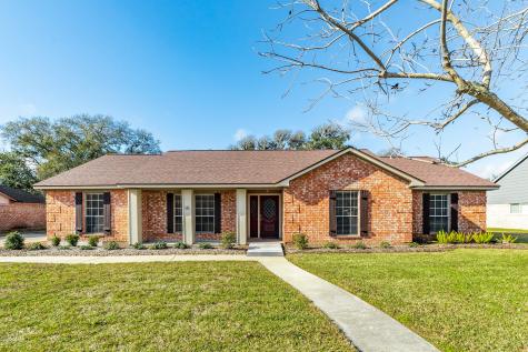 129 Catalpa Street Lake Jackson TX 77566
