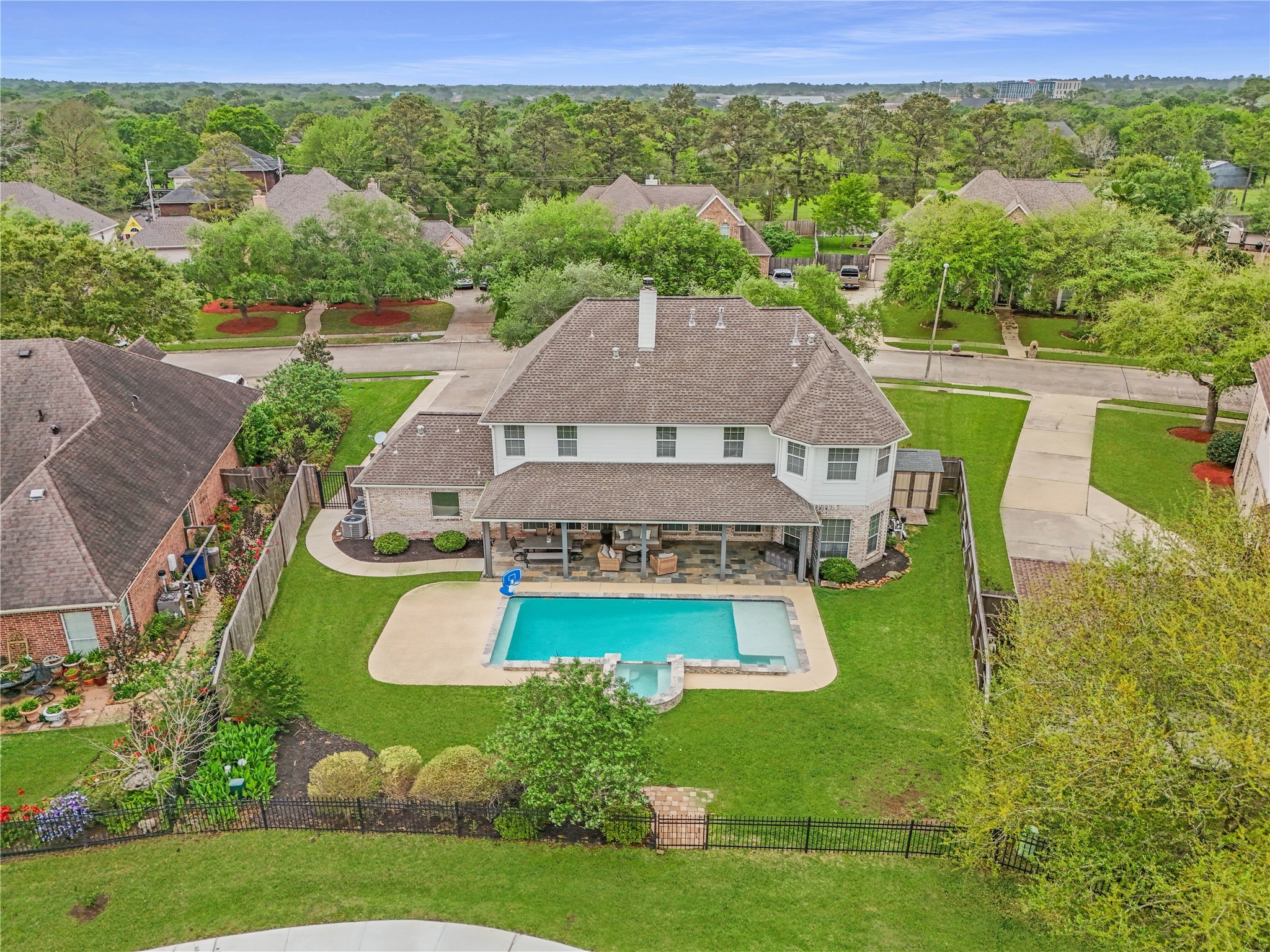 301 Falcon Lake Drive Friendswood TX 77546