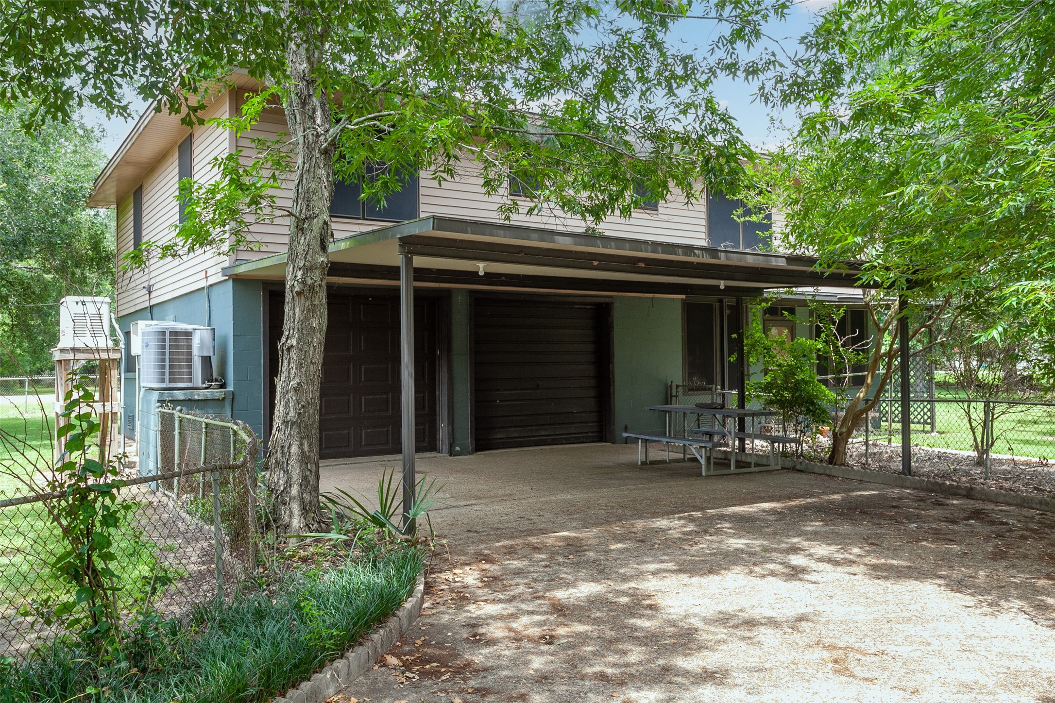 1886 Hillebrandt Acres Beaumont TX 77705