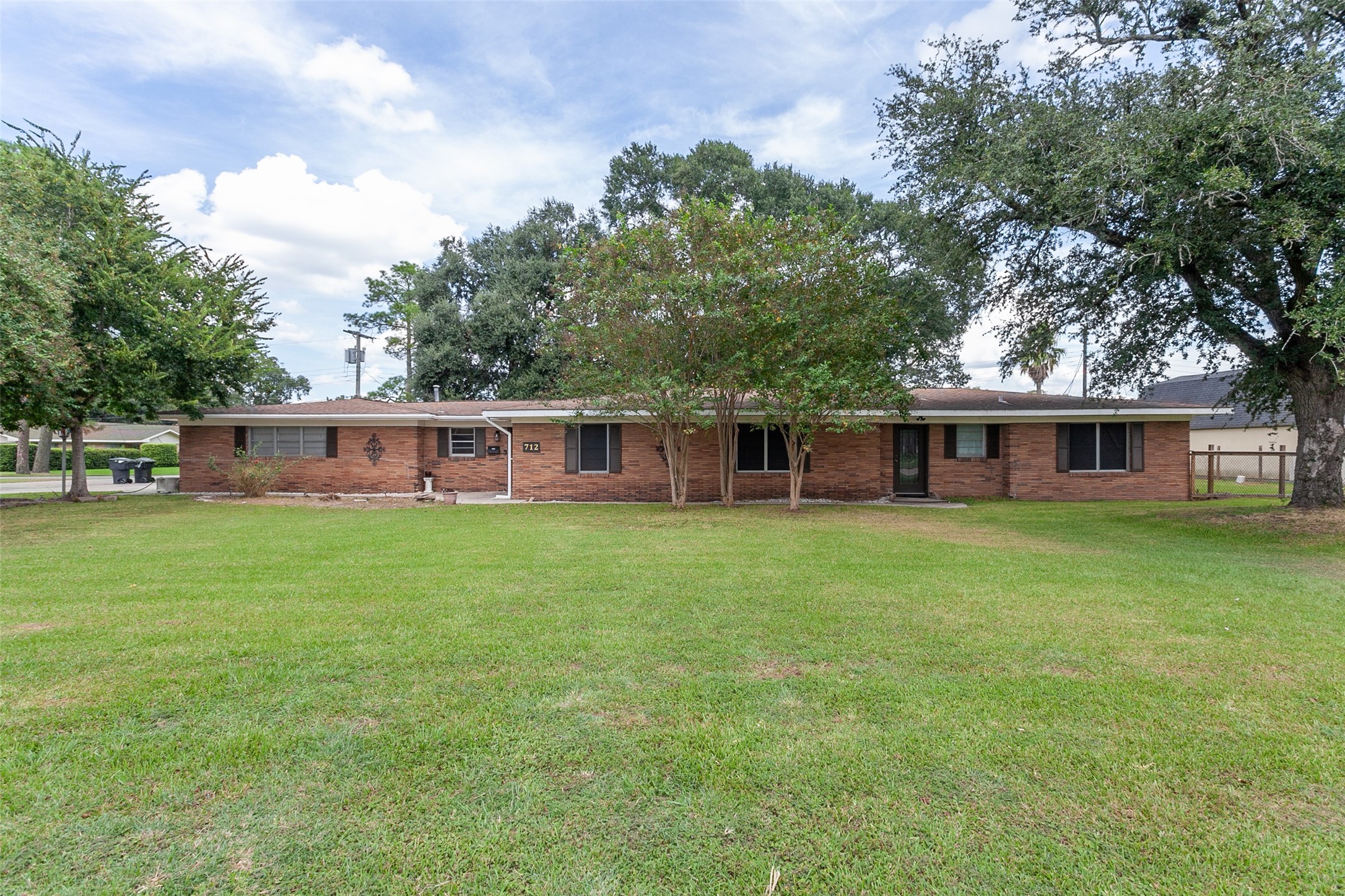 712 N 27th Street Nederland TX 77627