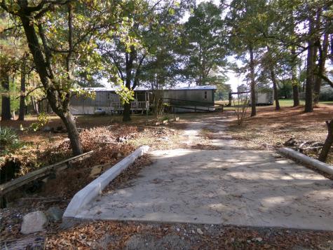 24 Fishermans Trail Huntsville TX 77320