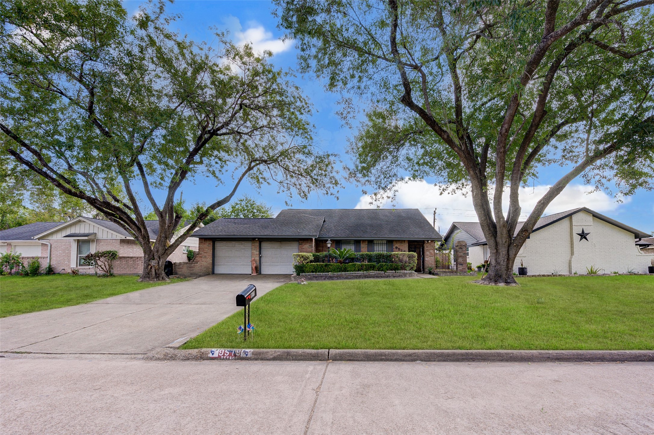 9518 Vanwood Street Houston TX 77040