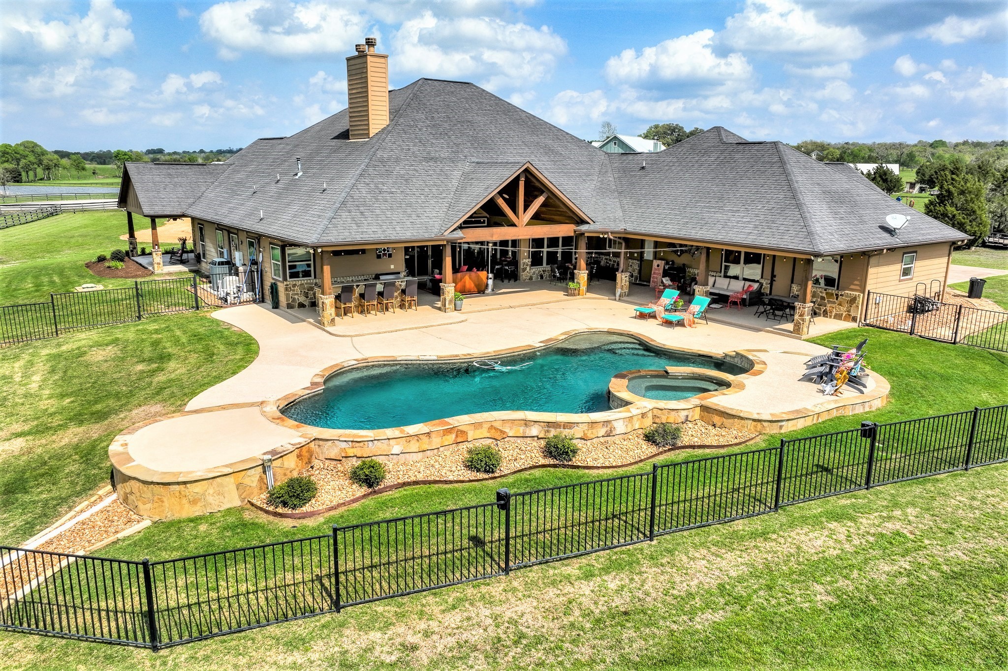2515 Hillview Road Bellville TX 77418