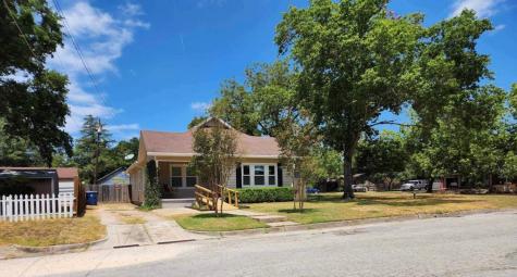 1311 Water Street Navasota TX 77868
