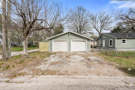 726 10th Avenue N Texas City TX 77590