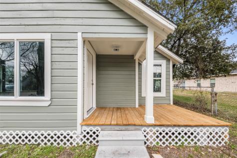 726 10th Avenue N Texas City TX 77590