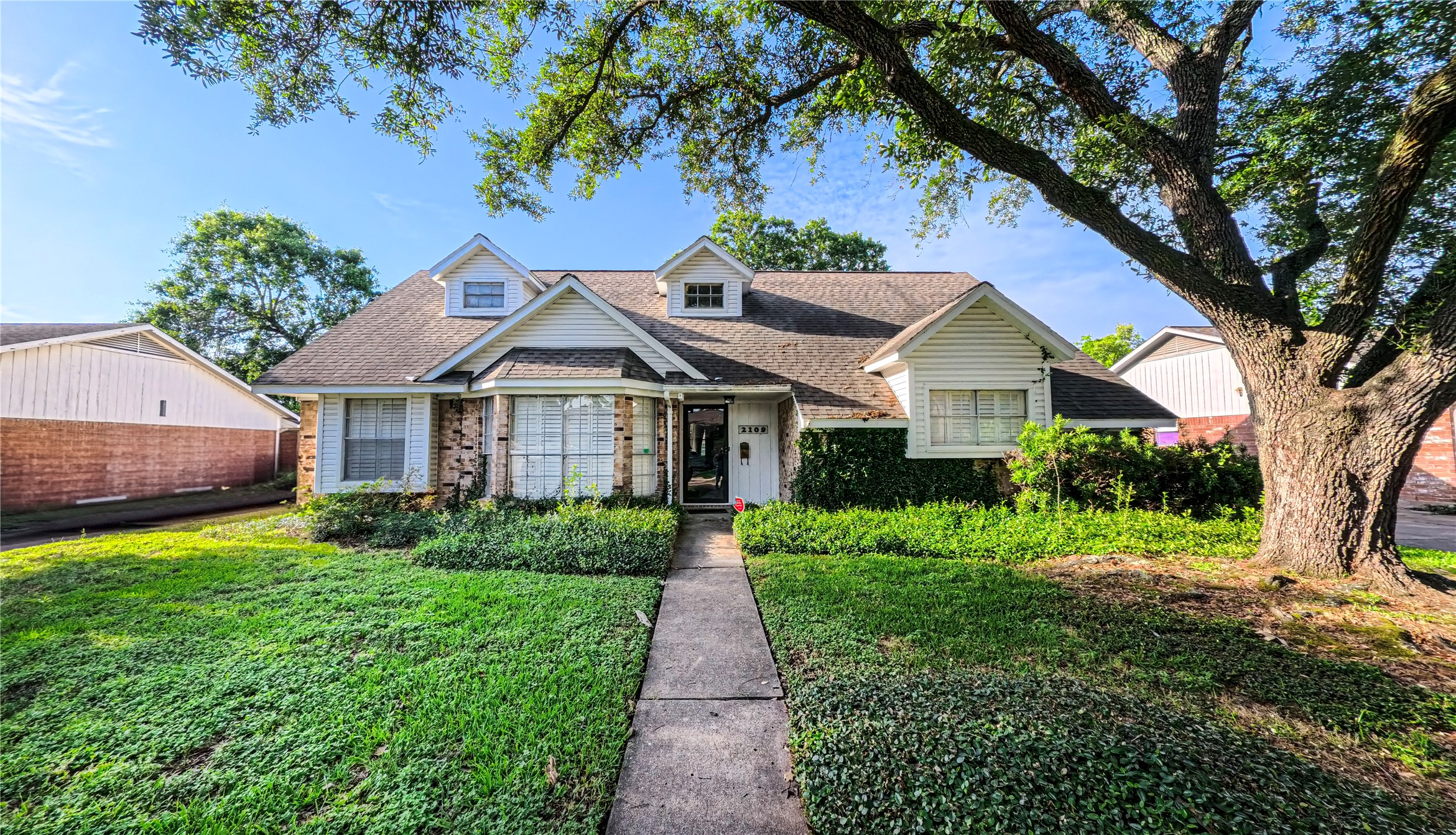 2109 S Fisher Court Pasadena TX 77502