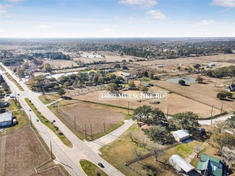 18807 Mueschke Road Tomball TX 77377