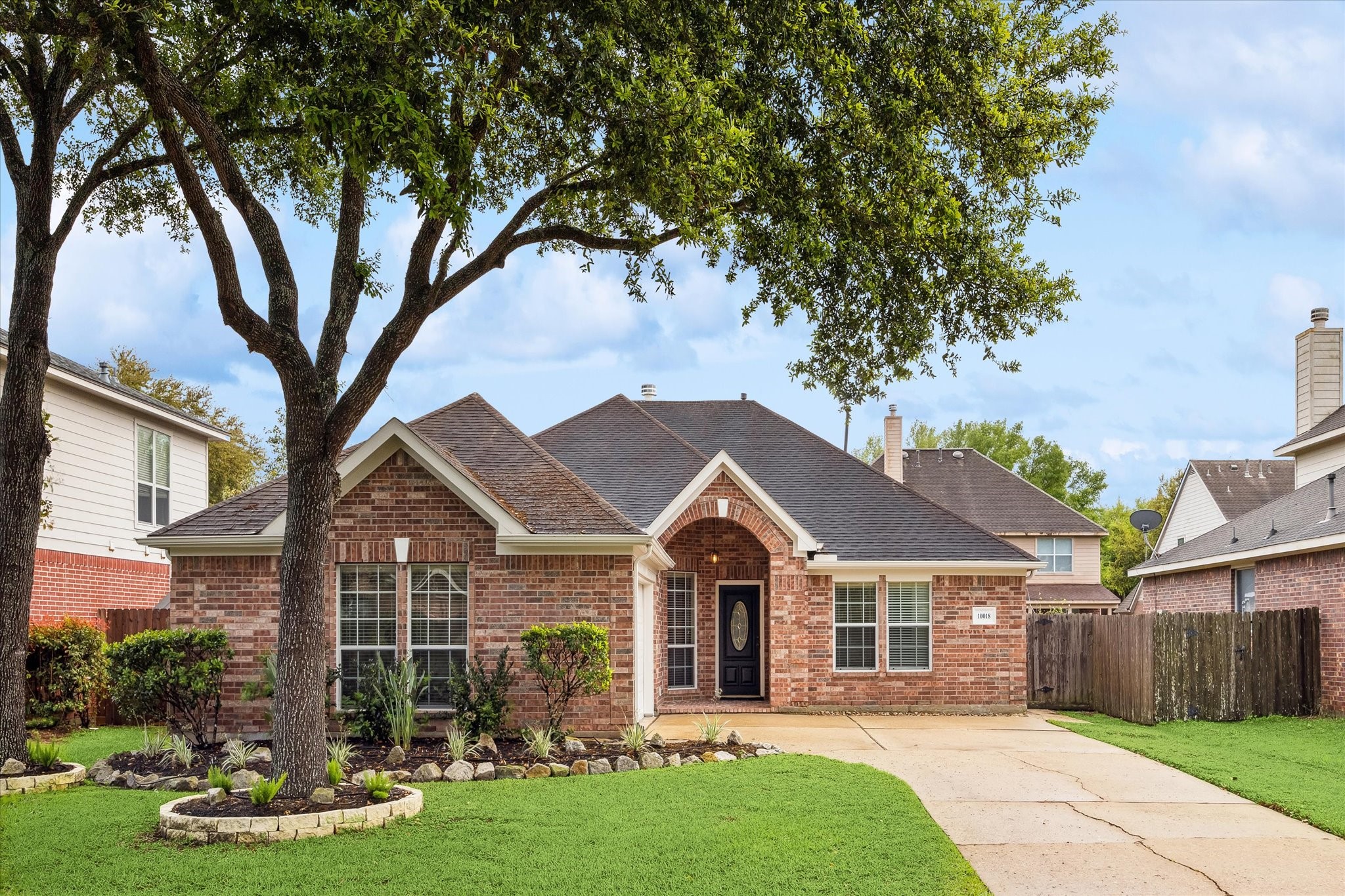 10018 Hidden Falls Drive Pearland TX 77584
