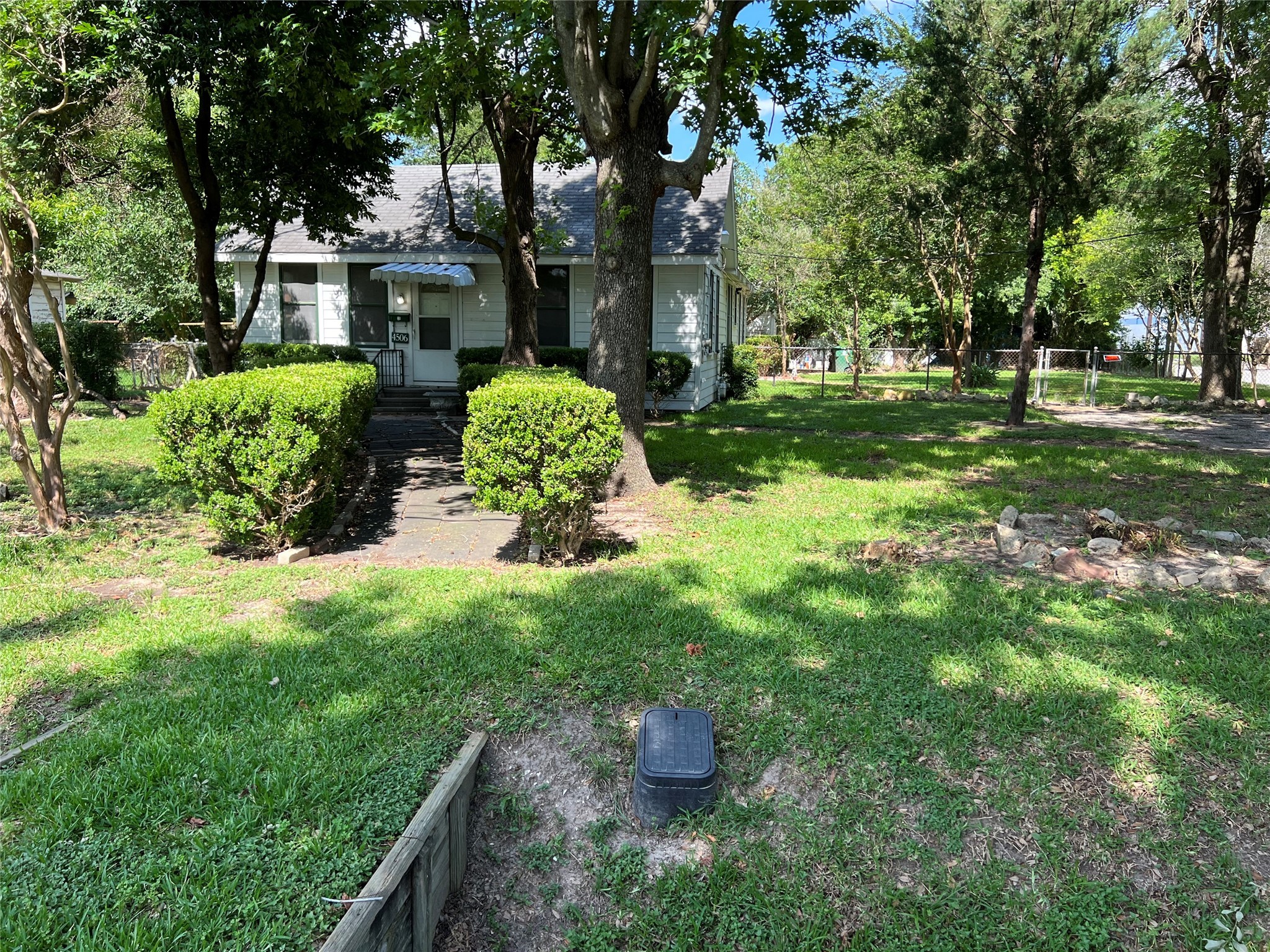 4506 Robertson Street Houston TX 77009