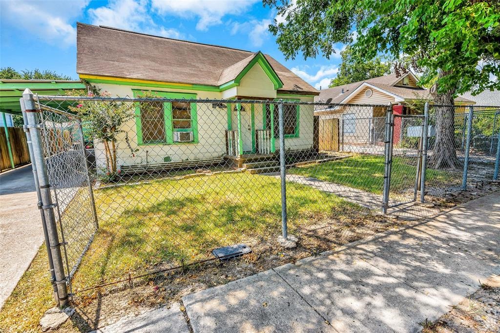 7424 Rusk Street Houston TX 77011