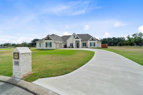 305 Champions Court El Campo TX 77437