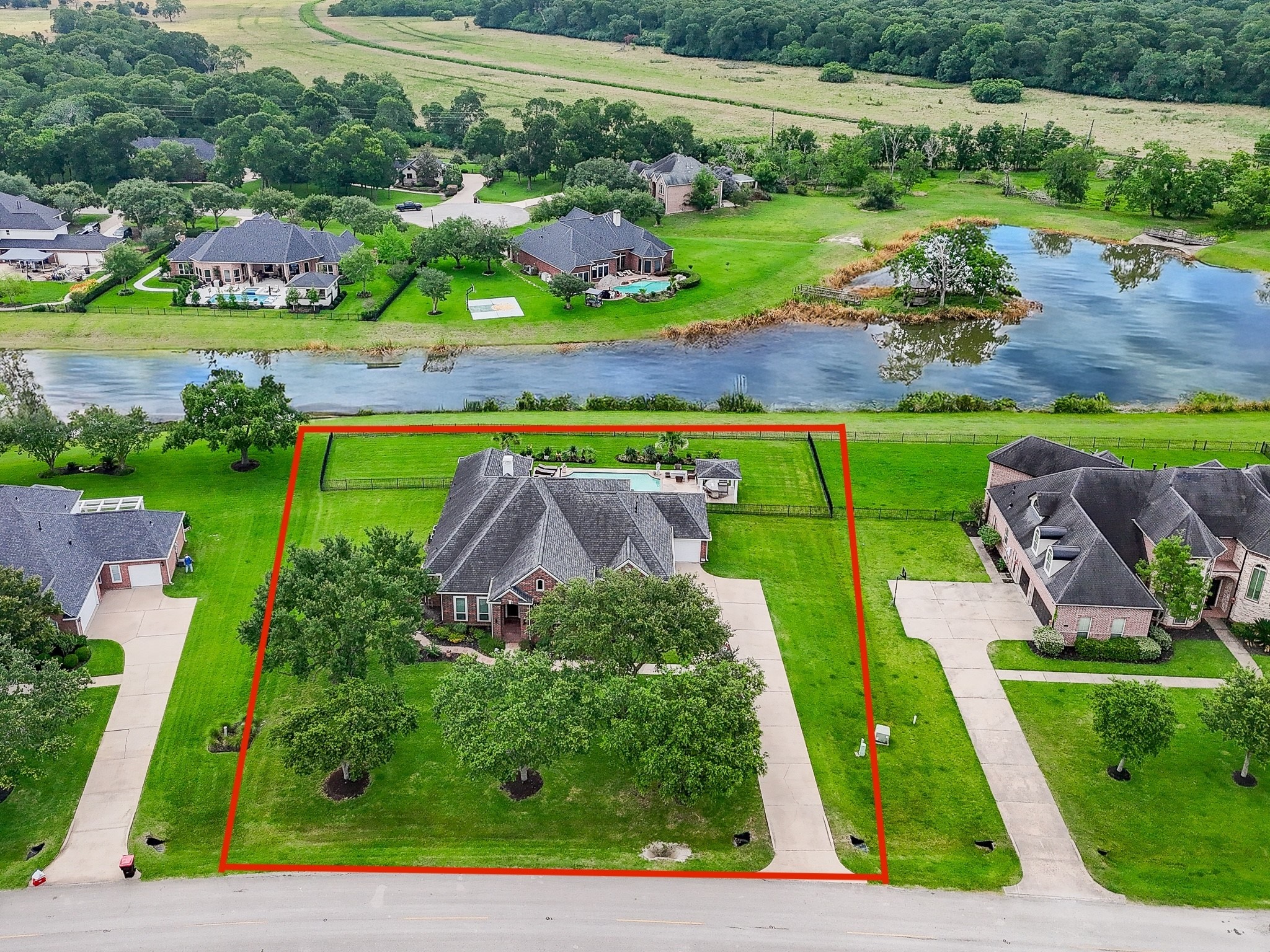 9110 Royal Crest Lane Richmond TX 77469