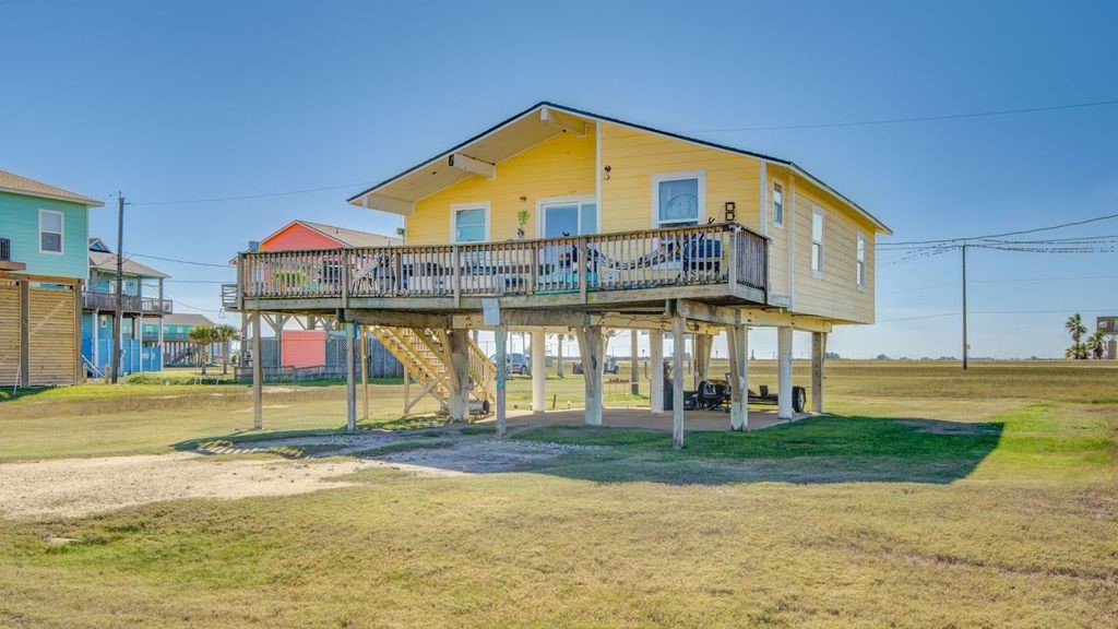 13219 Buccaneer Parkway Freeport TX 77541