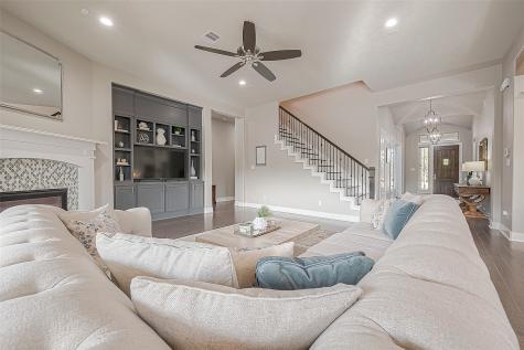 30 Argosy Bend Place Tomball TX 77375