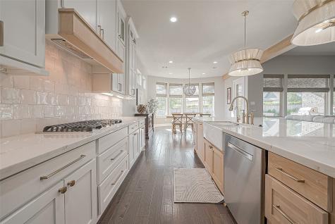 30 Argosy Bend Place Tomball TX 77375