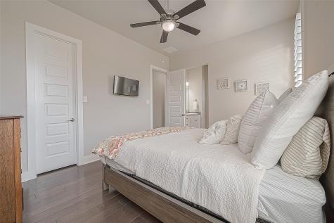 30 Argosy Bend Place Tomball TX 77375