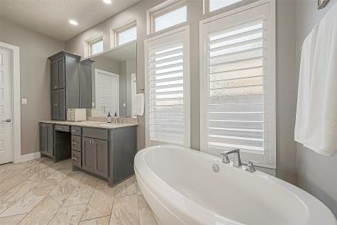 30 Argosy Bend Place Tomball TX 77375