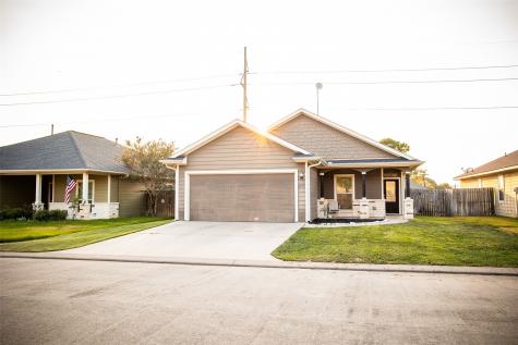 306 Regal Court Bellville TX 77418