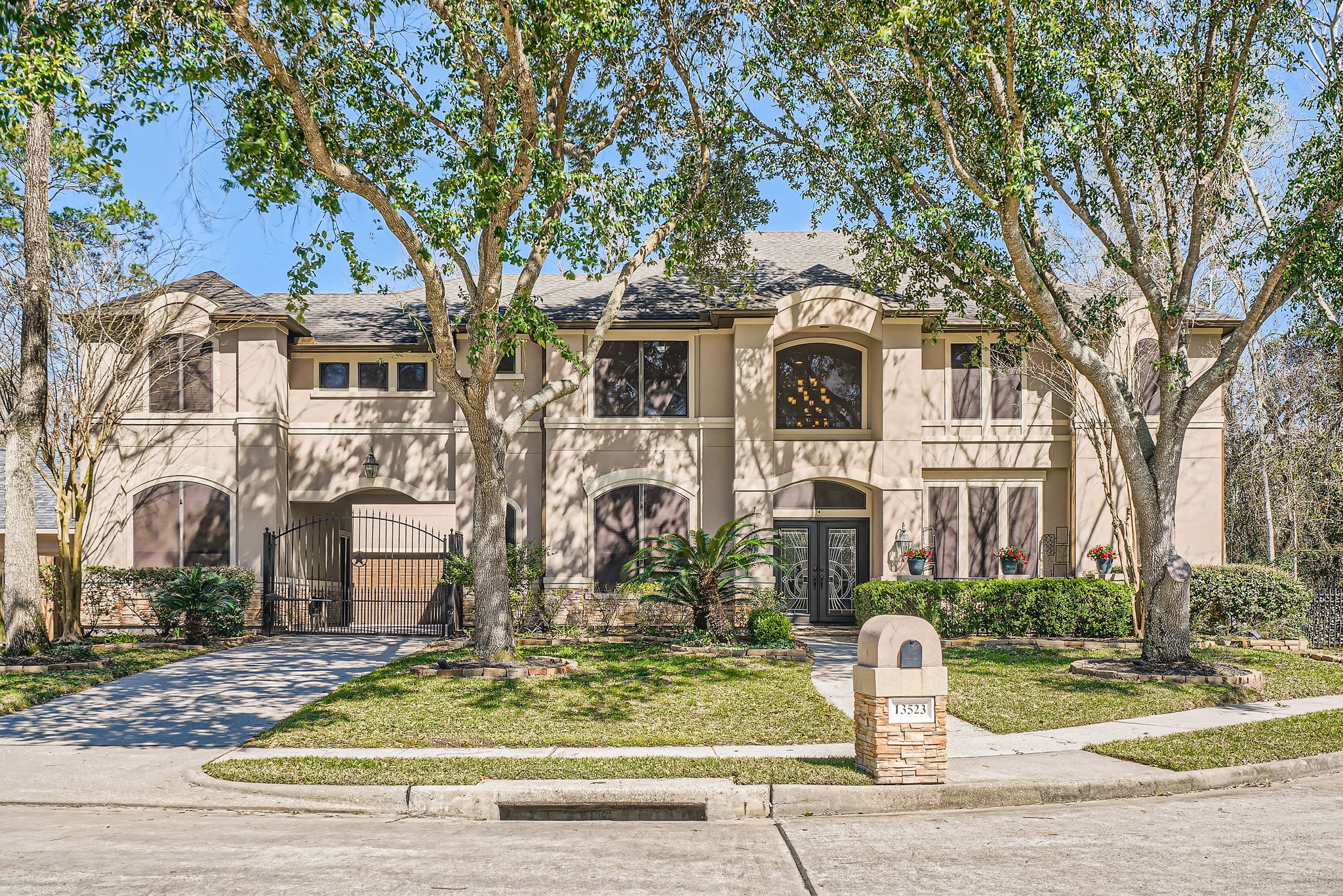 13523 Greenwood Lakes Lane Houston TX 77044