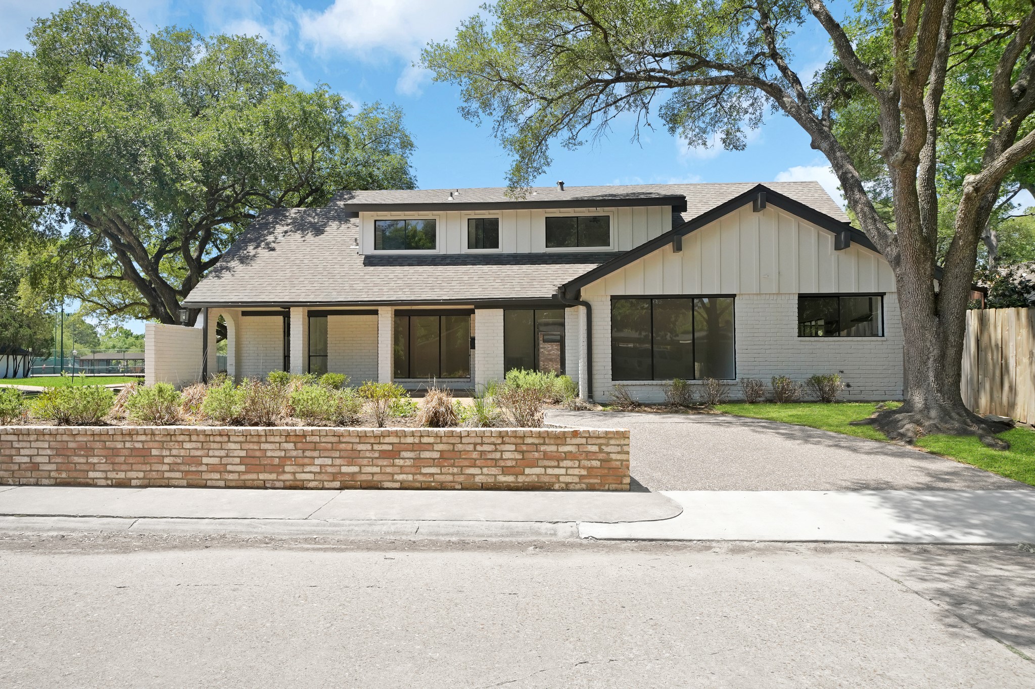 10102 Burgoyne Road Houston TX 77042