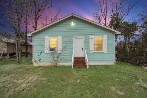 1040 County Road 5007 Cleveland TX 77327
