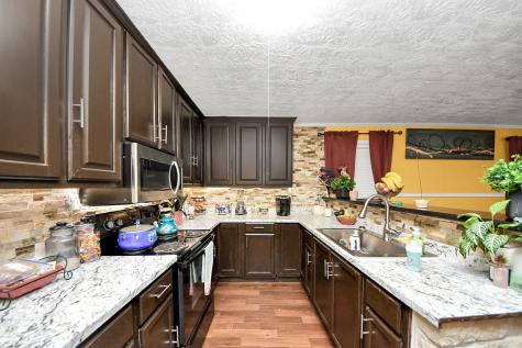 1040 County Road 5007 Cleveland TX 77327