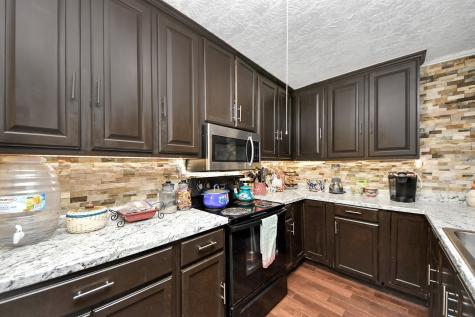 1040 County Road 5007 Cleveland TX 77327