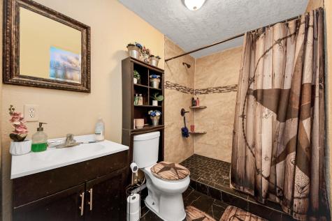 1040 County Road 5007 Cleveland TX 77327