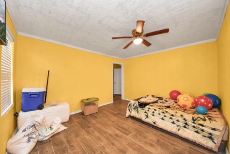 1040 County Road 5007 Cleveland TX 77327