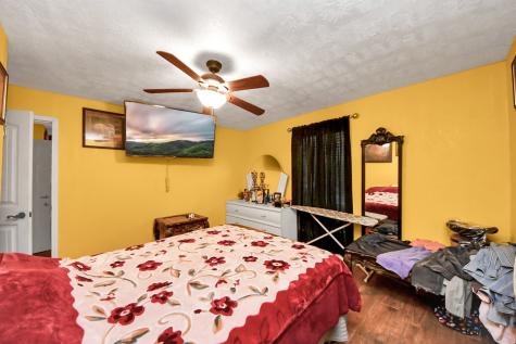1040 County Road 5007 Cleveland TX 77327