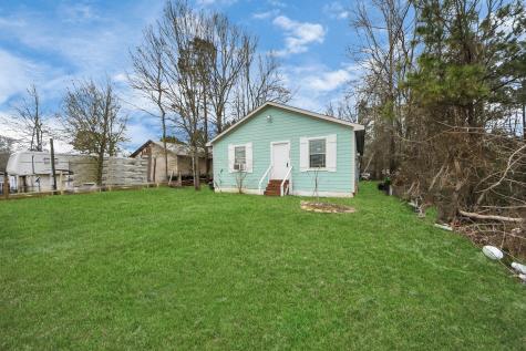 1040 County Road 5007 Cleveland TX 77327