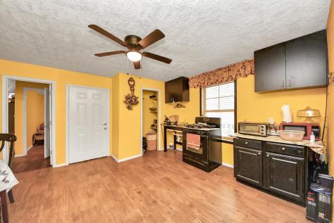 1040 County Road 5007 Cleveland TX 77327