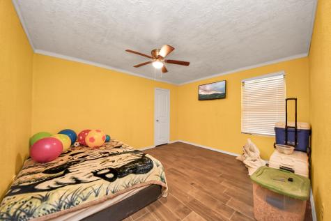 1040 County Road 5007 Cleveland TX 77327