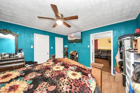 1040 County Road 5007 Cleveland TX 77327
